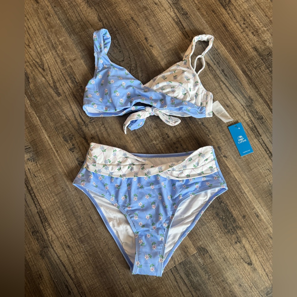 Cupshe Blue and White Floral Bikini - Picture 3 of 7